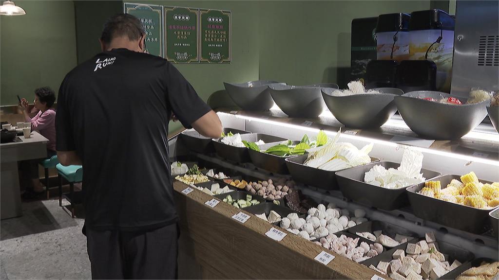 月底救星！信義區80元超佛素食吃到飽　自助餐老店曝生存法