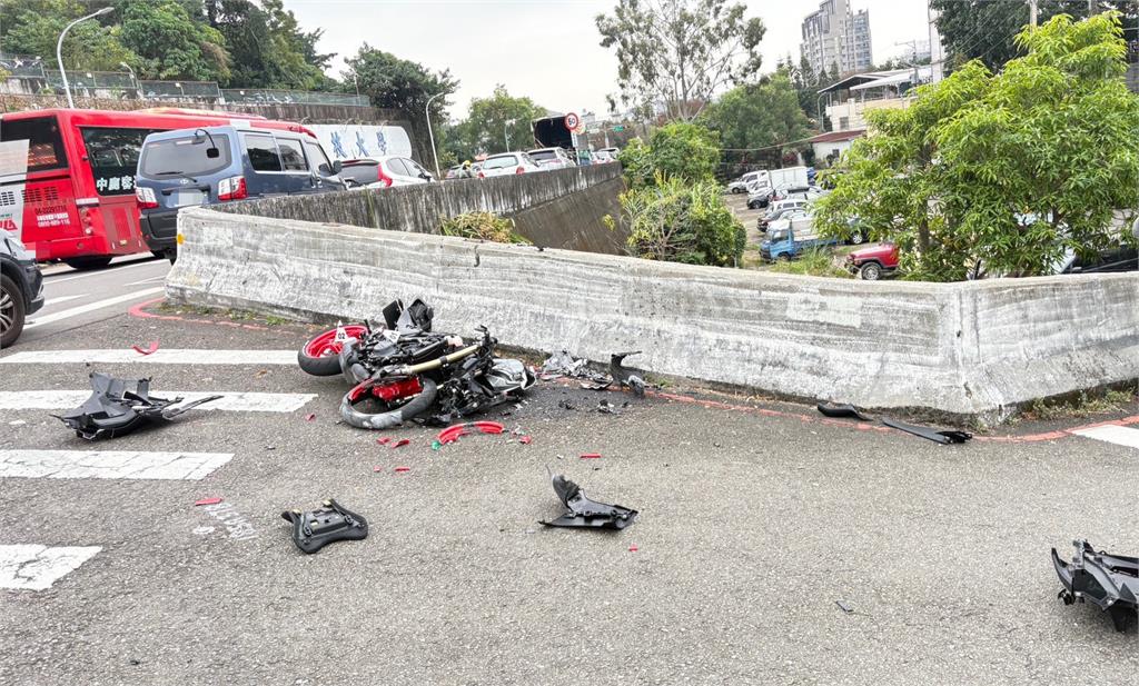 快新聞/勤益科大男學生「無照」騎黃牌重機自撞亡 校方沉痛證實了