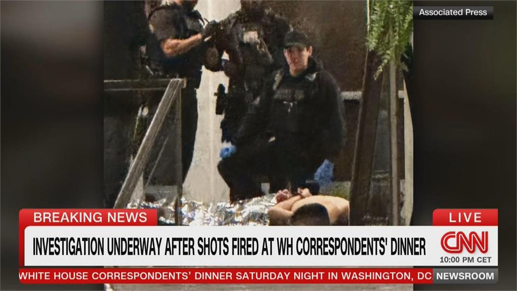 川普撤離現場一度踉蹌跌倒　晚宴維安遭質疑有疏失