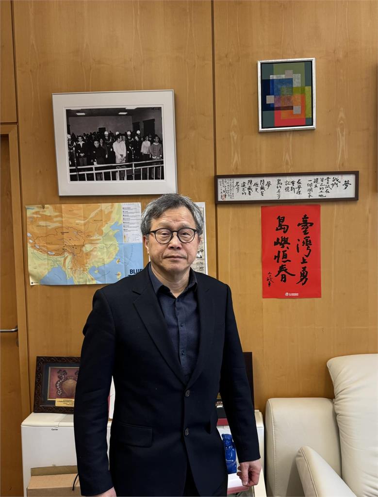 蔡英文嚇問「頭髮怎白成這樣？」　謝志偉公開不正經理由：不能讓人說我和祕書有染