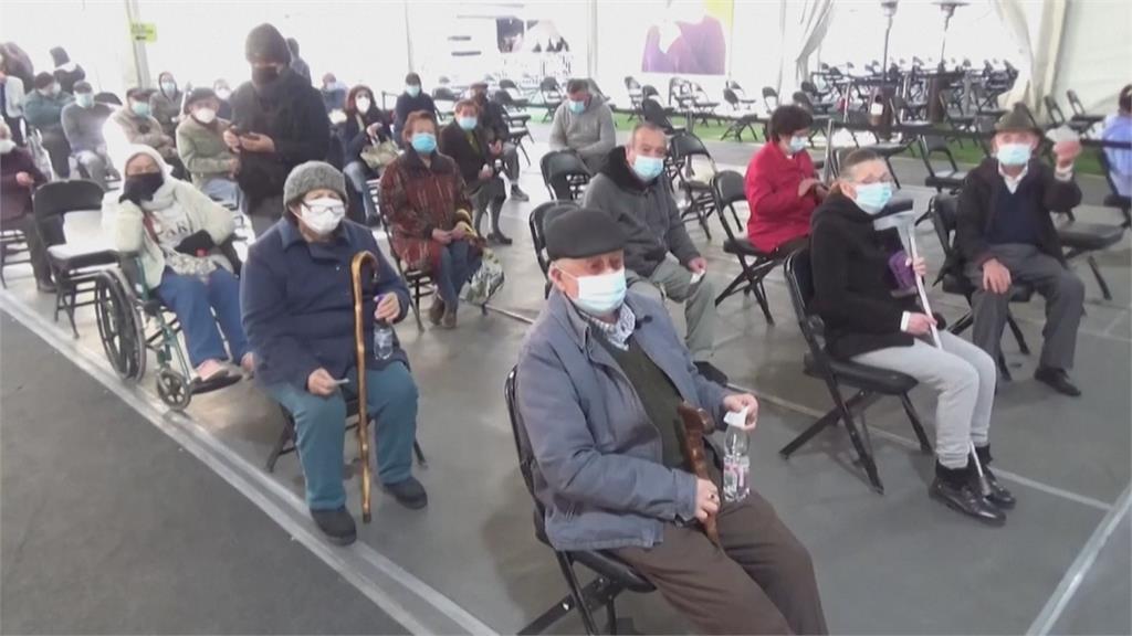 科興疫苗保護力不足 智利補打第3劑改AZ、BNT