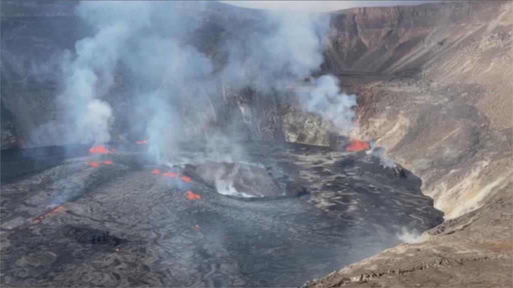拉帕瑪島火山噴不停！再裂出2道火山口　引發8起地震