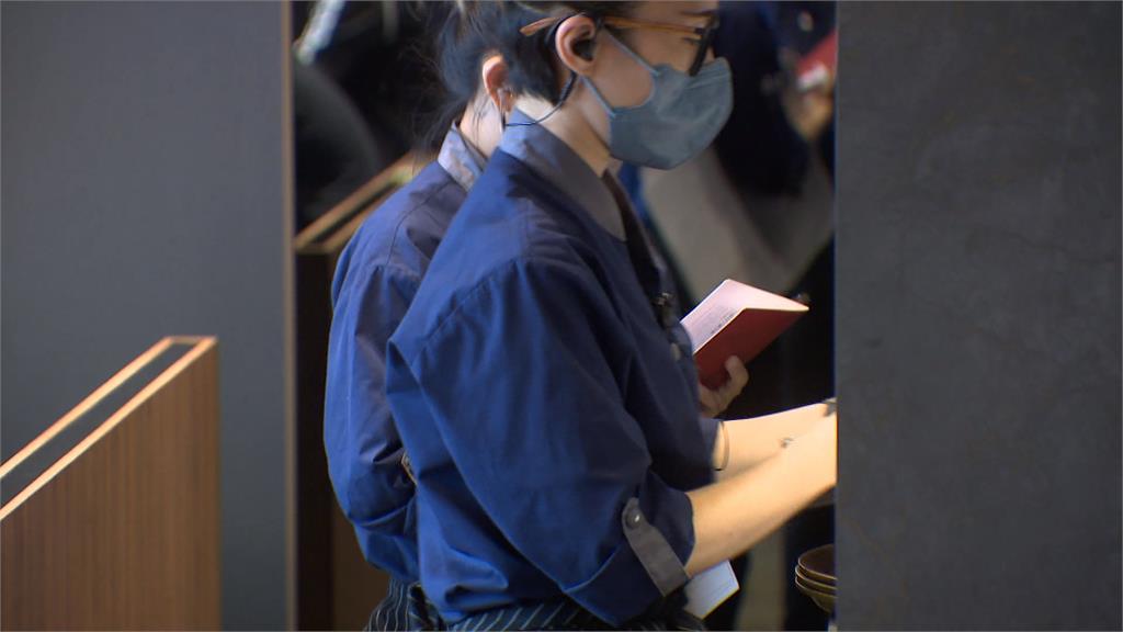 台中餐飲業開幕高薪徵才 人力仍缺1成!內勤人員支援外場人員