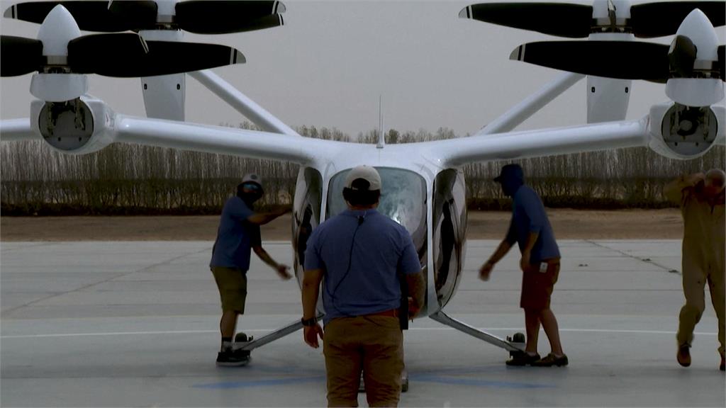 飛天車解決杜拜塞車? 空中計程車預計明年營運