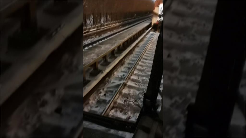 北京地鐵「斷兩截」515人送醫102人骨折　下雪軌道濕滑釀追撞？網友警告竟一語成讖