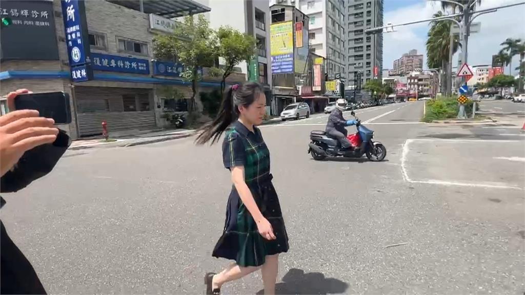 另類帶貨女王！　陳幸妤精品包、爾灣帆布包、手鍊引熱議