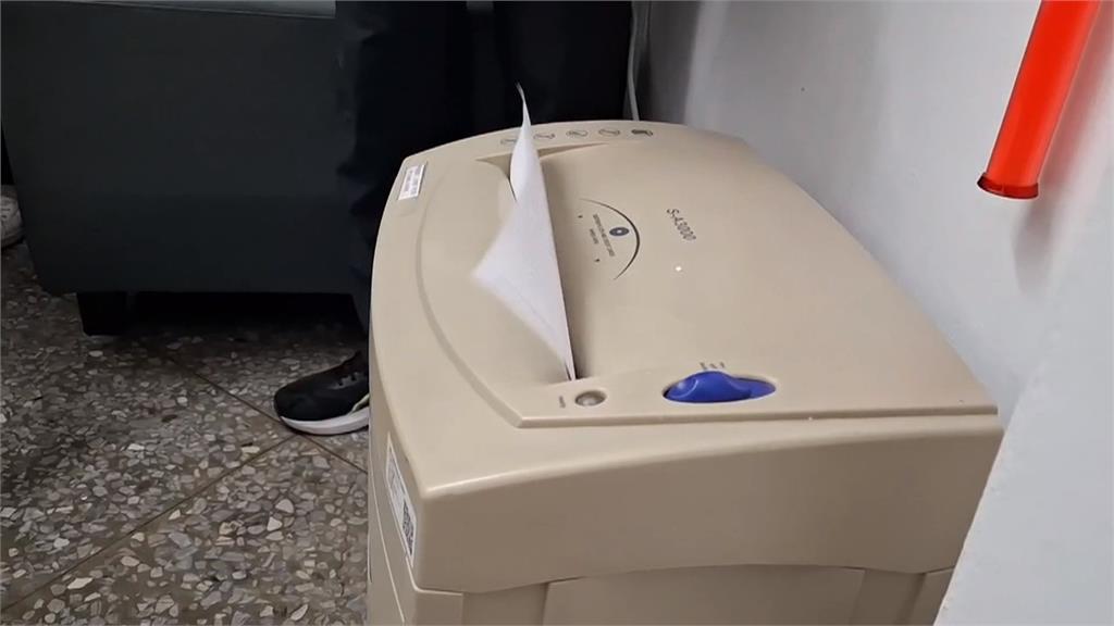 碎紙機突氣爆釀1傷！　噴潤滑油「含丁烷」遇高溫機器引爆