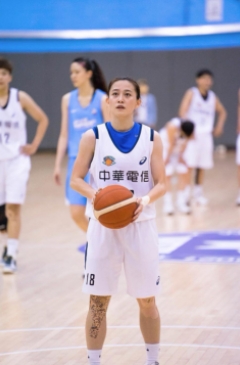 快新聞／黃郁婷穿中國隊隊服惹議　她無辜受波及傻眼喊：我是打籃球的！