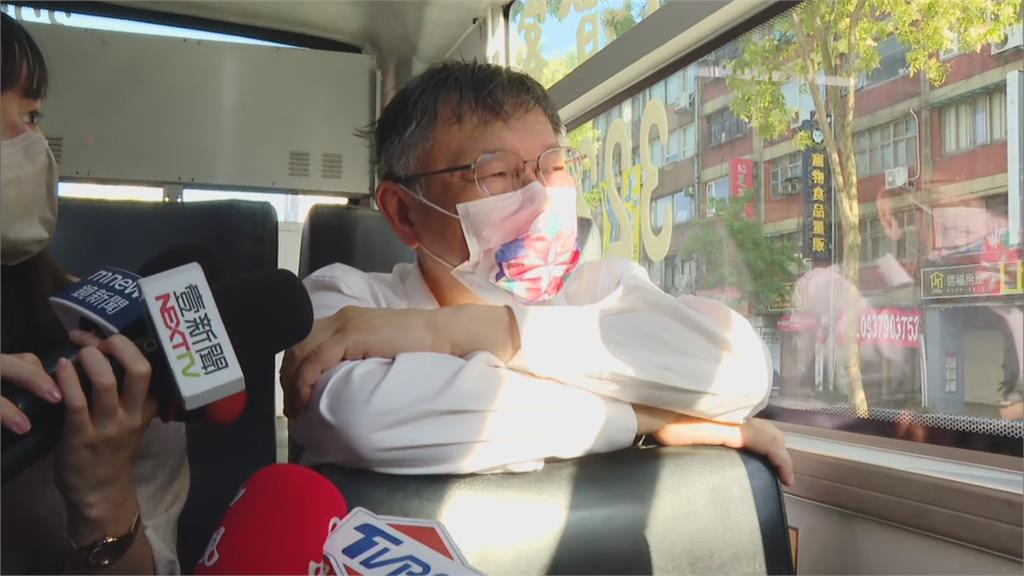 柯文哲律師喊「搭公車上班」不會貪污！同行嘆「手邊沒招了」：硬著頭皮唸