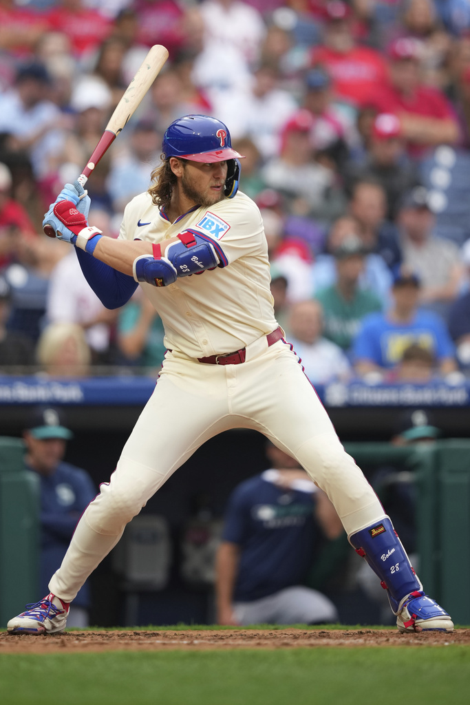 MLB(影)／又見神奇老爸單手美技接殺！費城人觀眾席也有民間高手