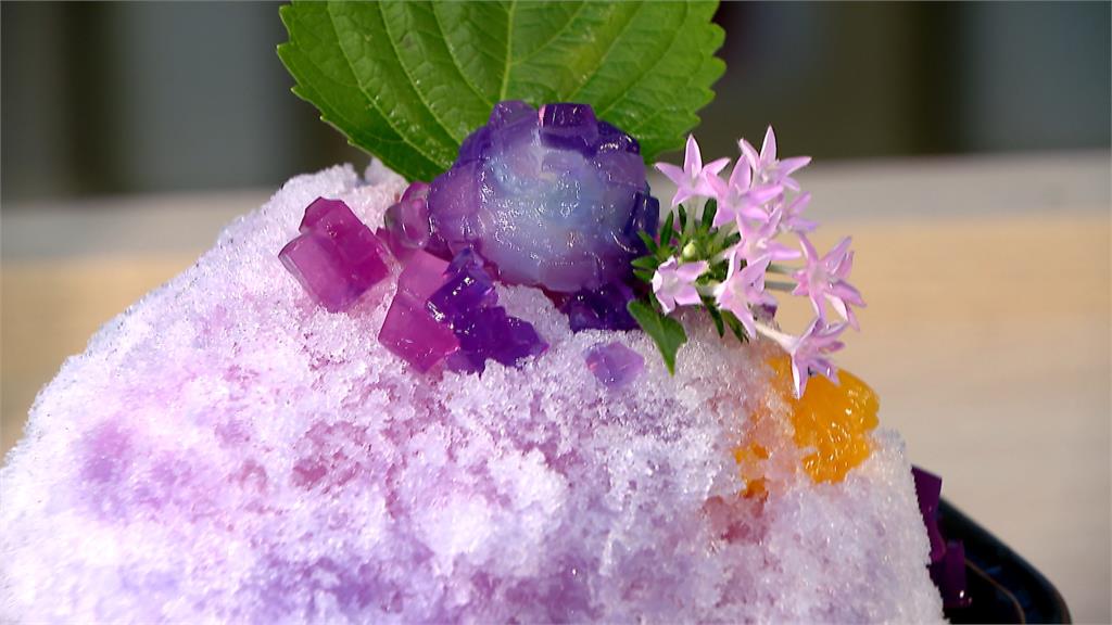 玩創意！花藝店老闆賣冰　毛豆刨冰超新奇、冰品變身繡球花