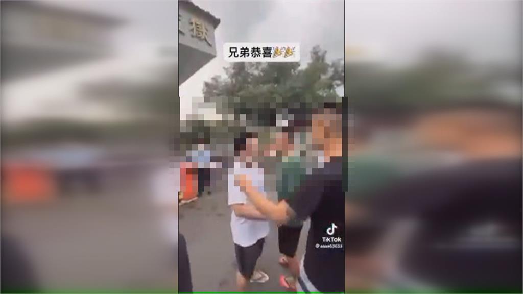 為出獄大哥接風　20多人放炮不成嗆警叫囂