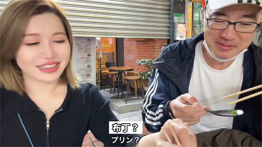 逛夜市被濃烈的氣味吸引 日本大叔「試吃臭豆腐」後驚呼:可能愛上了