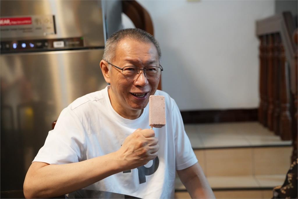 快新聞／柯文哲交保後首餐！　與家人圍桌「吃冰棒、豬腳麵線」