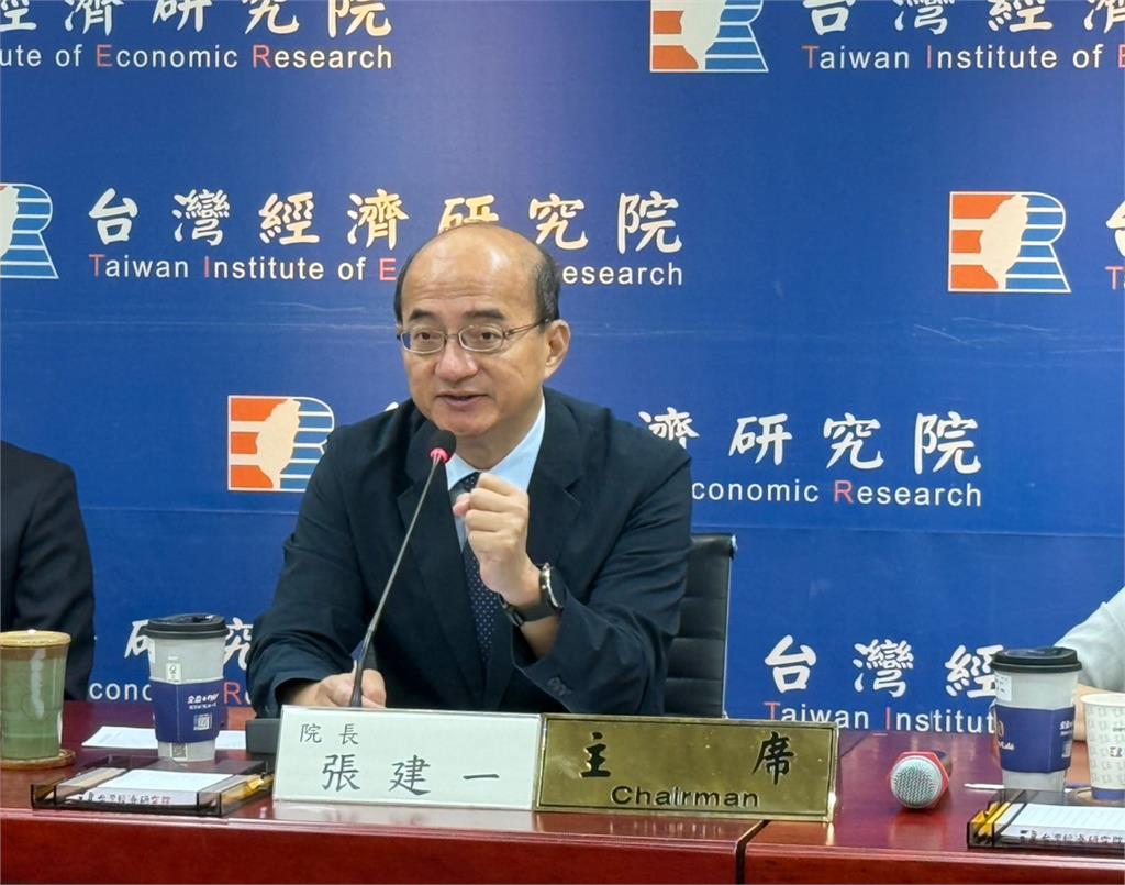 台經院調查: 7月製造業景氣回升 但服務業與營建業持續疲軟