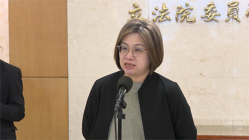 民進黨團要求李貞秀解職　中國網友：她不想辦放棄中籍