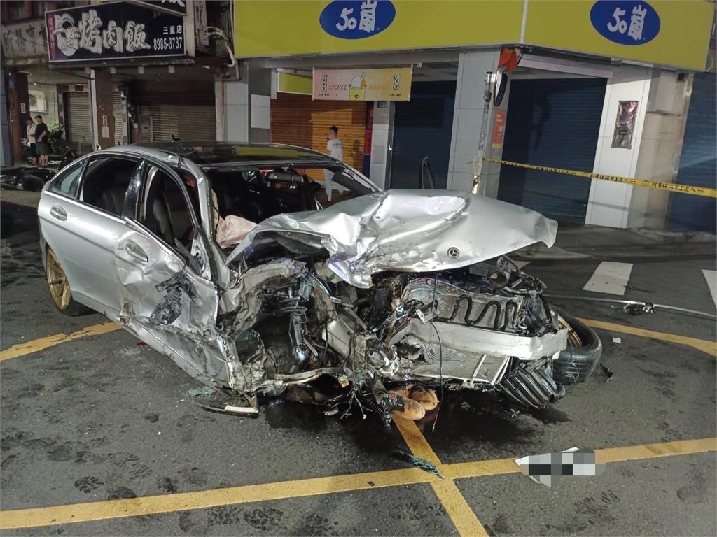 三重男駕賓士衝撞警車 造成一名員警死亡