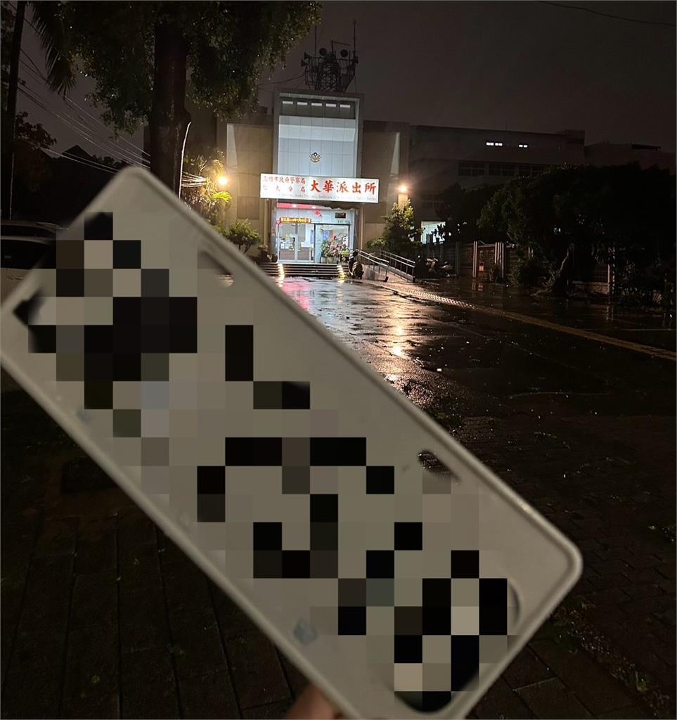 快新聞/高雄多地淹水慘重! 綠委林岱樺「車牌脫落」急赴派出所尋回