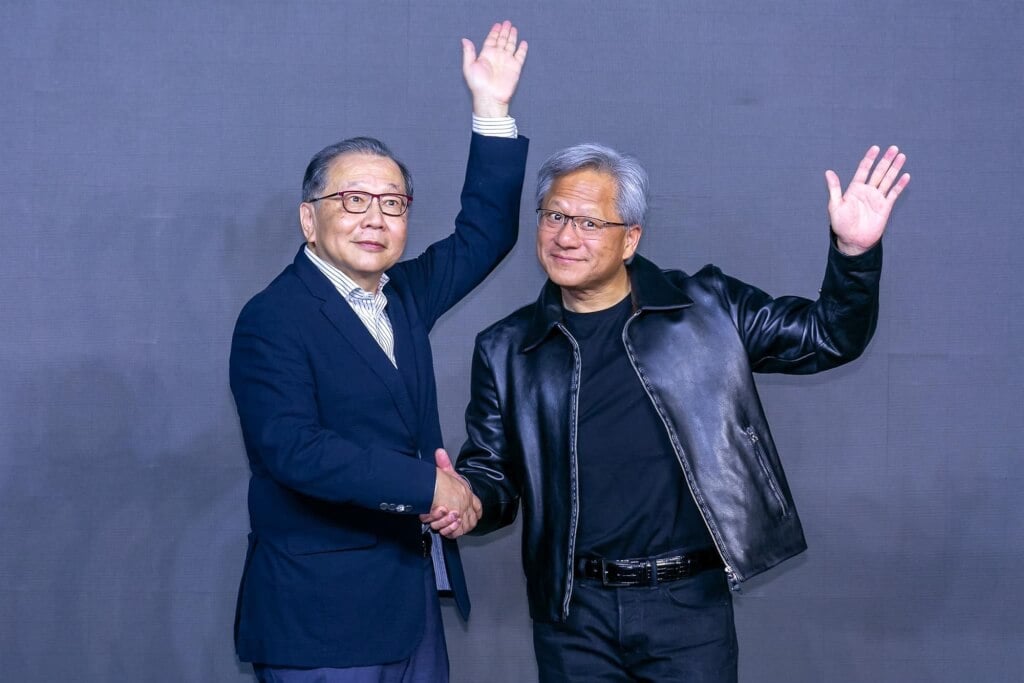 「皮衣刀客」黃仁勳騎士LOOK引領潮流!「超狂價格」網驚:不愧是AI教父