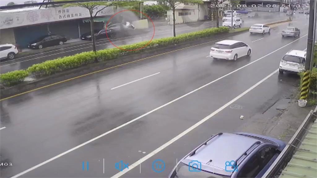 名車自撞民宅倉庫撞爛 實況主胡凱彬控員工偷開車