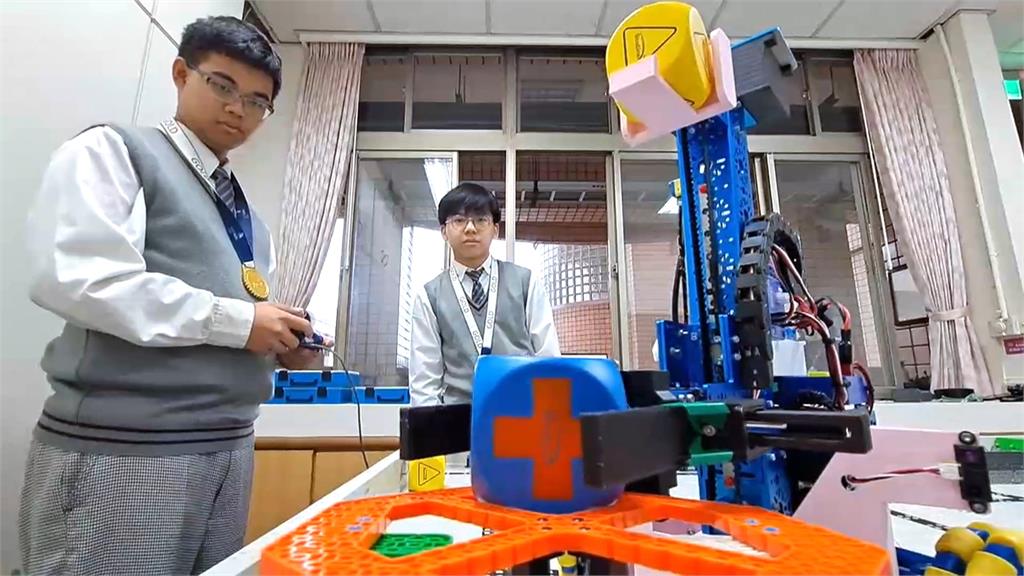 亞洲技能競賽「青少年機器人」　桃園啟英高中獲金牌