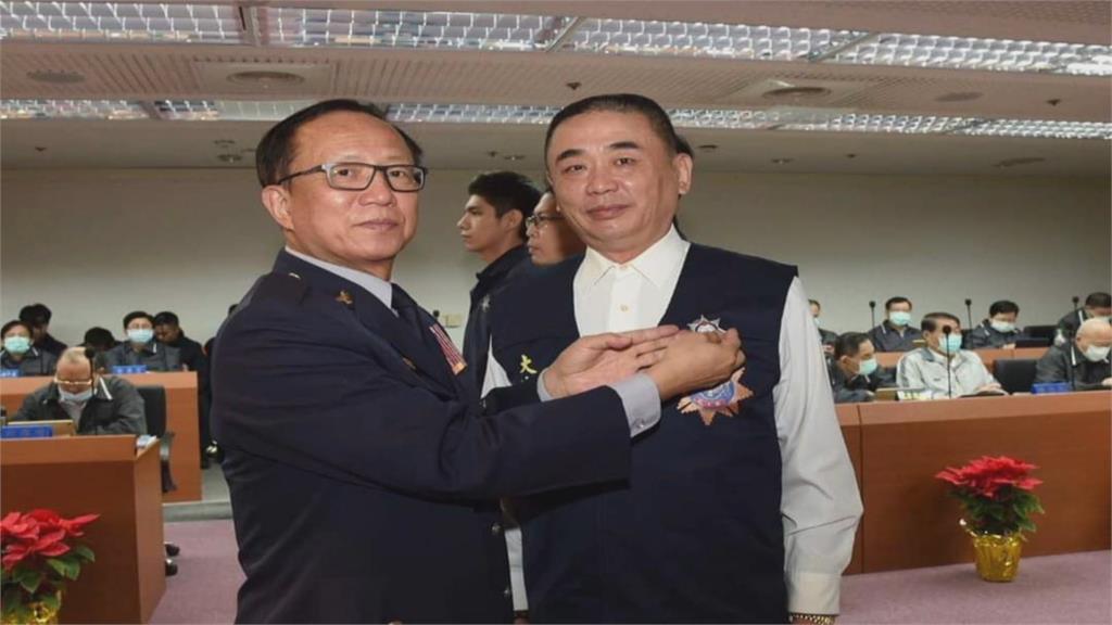 託線民轉交槍枝再抓人! 小隊長30萬元交保