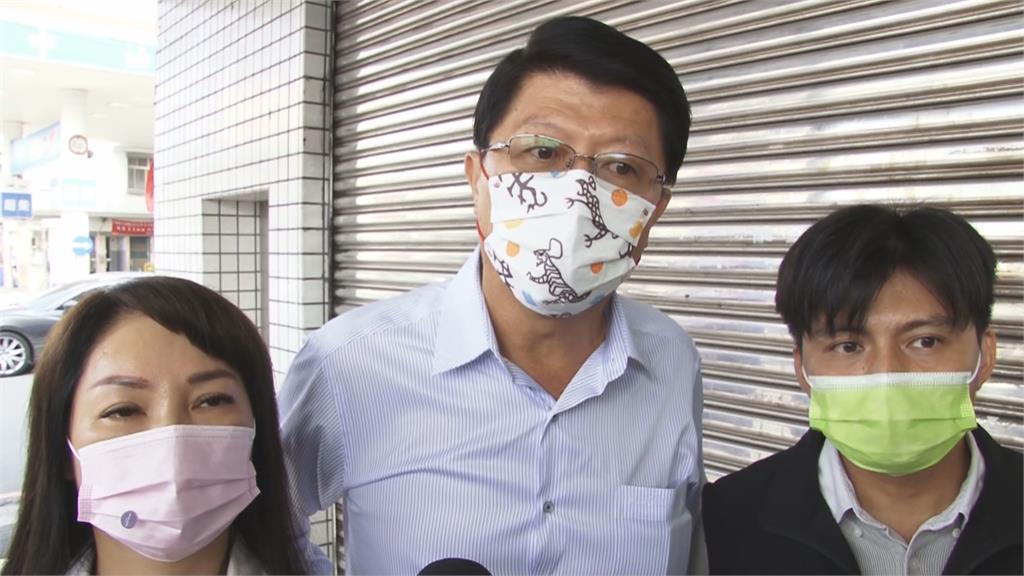 曾被評「待觀察議員」 謝龍介帶民眾黨小雞宣講遭諷
