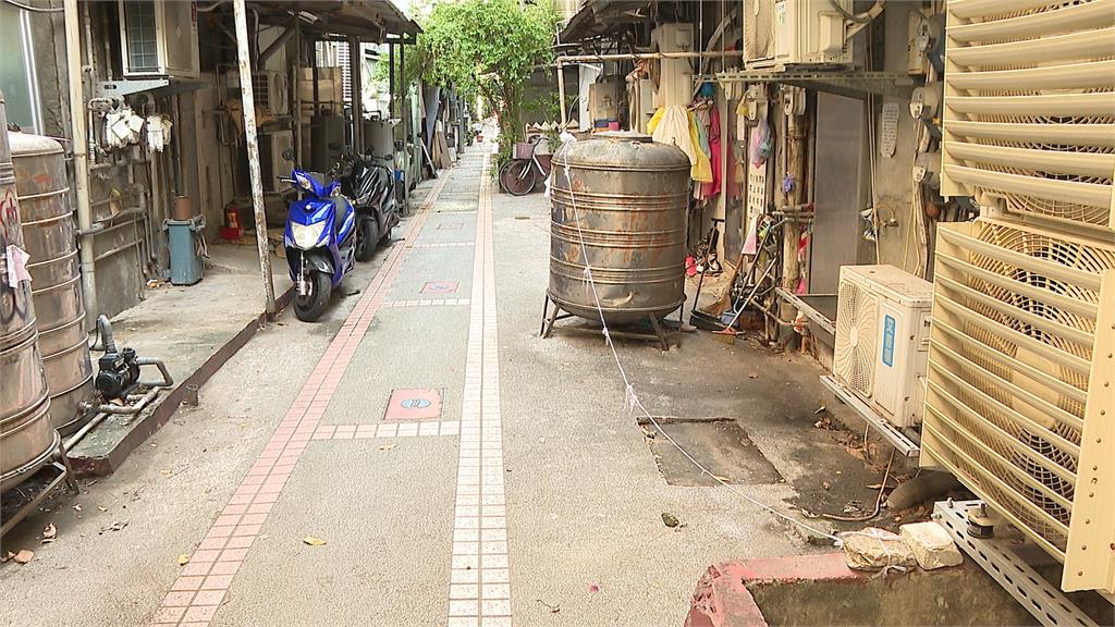 捷運、超商冷藏櫃驚見米奇　綠營轟台北市成「老鼠迪士尼」