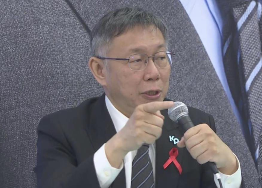 郭昱晴不捨賴清德轟「白色最容易髒」!「字卡」藏玄機網讚:萬老師超威