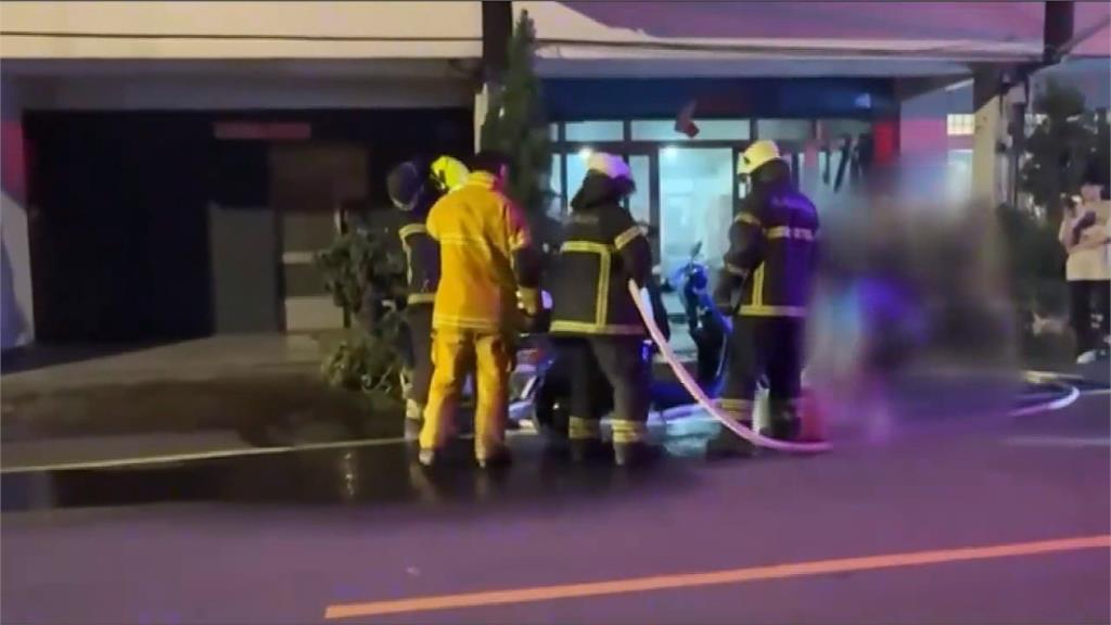電動機車充電突冒煙 住警器成功預警 幸未釀災