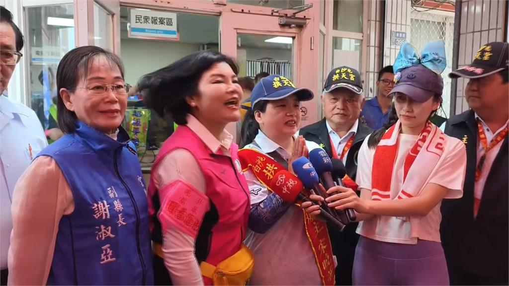 搶C位移開爐主引風波 張麗善再度同框爐主致歉