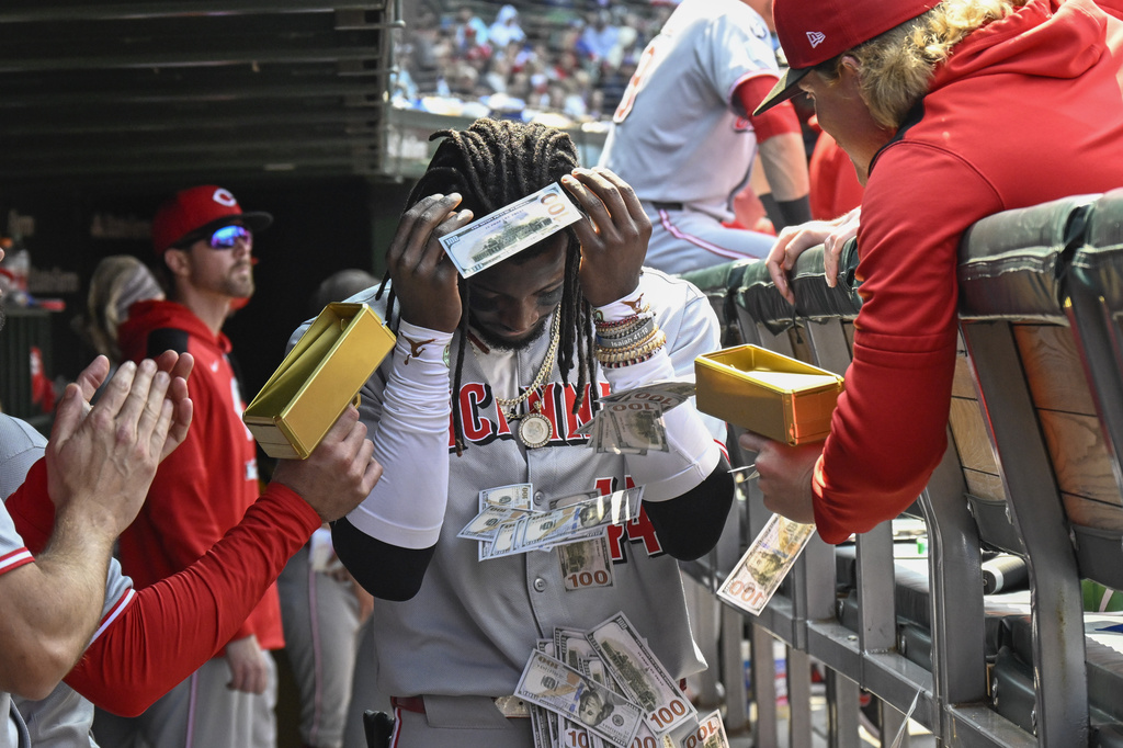 MLB(影)/姊姊去世仍忍痛出賽 紅人快腿球星敲生涯第50轟獻給老姊