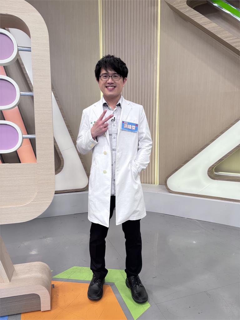 小鐘閃到腰痛到無法下床走！爬去廁所時「來不及了」