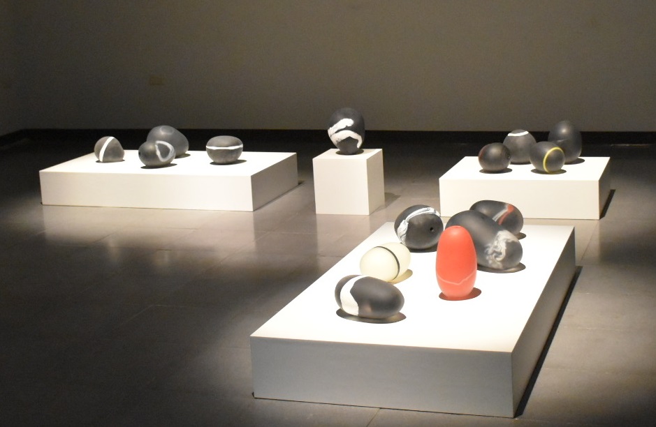 「墨x琉」開展!筆墨溶入1150度高溫玻璃 琉璃大師王鈴蓁帶你感受時光的流轉