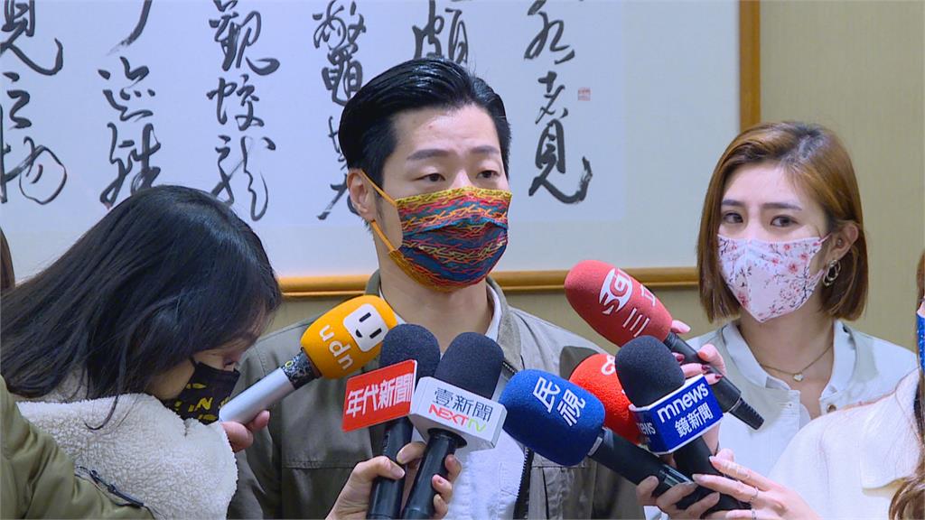 挺林昶佐! 大提琴家張正傑與女高音翁若珮現身