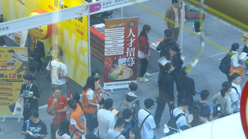 獨家/放棄台積電錄取機會!理工男把菱角殼變「擴香石、除臭包」還登上時裝週