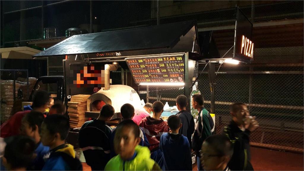 中古車不好賣! 「黑手牌」蛋黃酥受歡迎