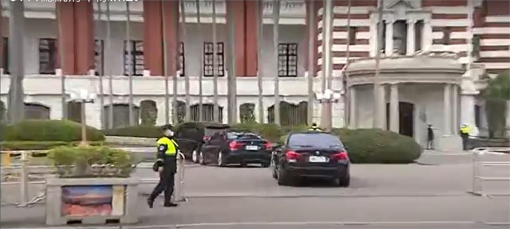 快新聞/傳蘇貞昌遞辭呈內閣改組? 黨政高層車隊中午抵達總統府