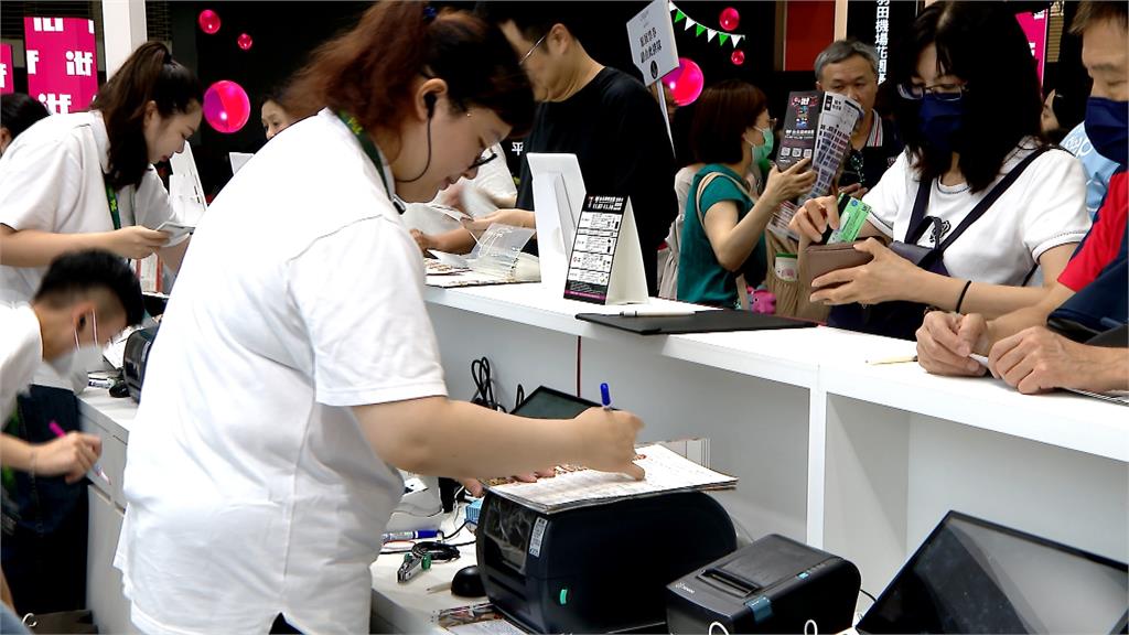 「全台最大旅展」首假日! 各大飯店業者祭餐券、住宿券促銷