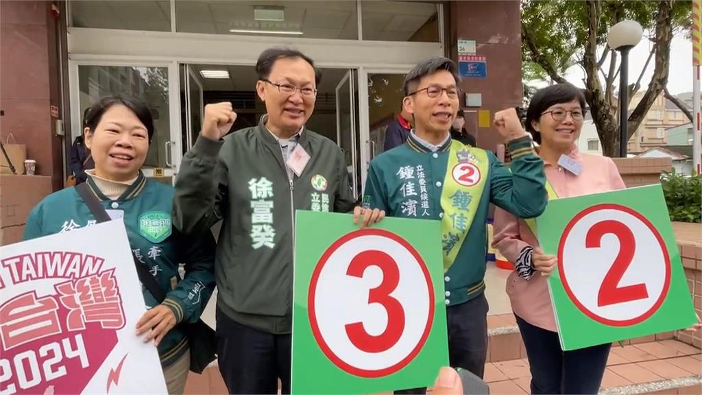 澎湖無黨籍候選人邀藍綠來辯論 屏東抽籤候選人自備道具吸睛