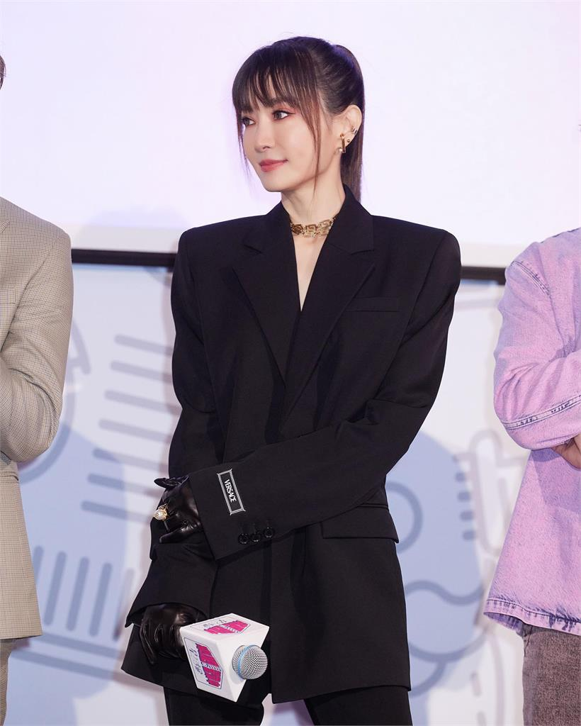素顏嚇壞眾人!謝金燕保證「一輩子都不給看」 女星開嗆:卸妝變男的