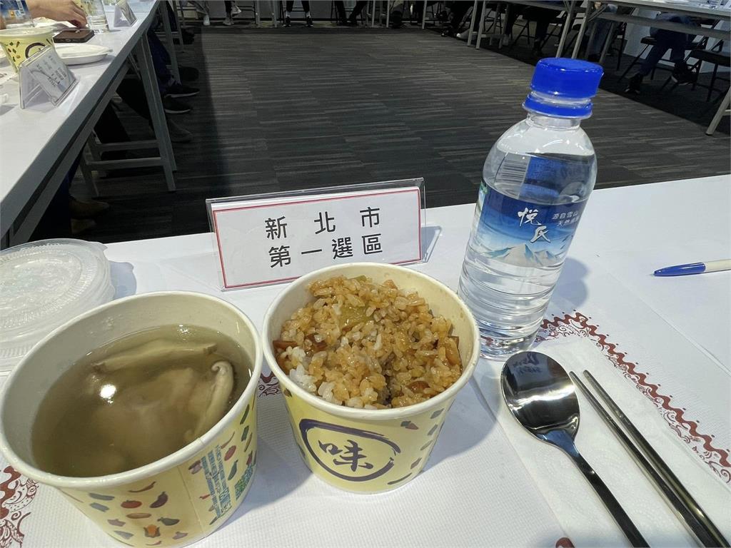 快新聞/不是老三便當! 侯友宜與雙北小雞便當會改吃「這些菜色」