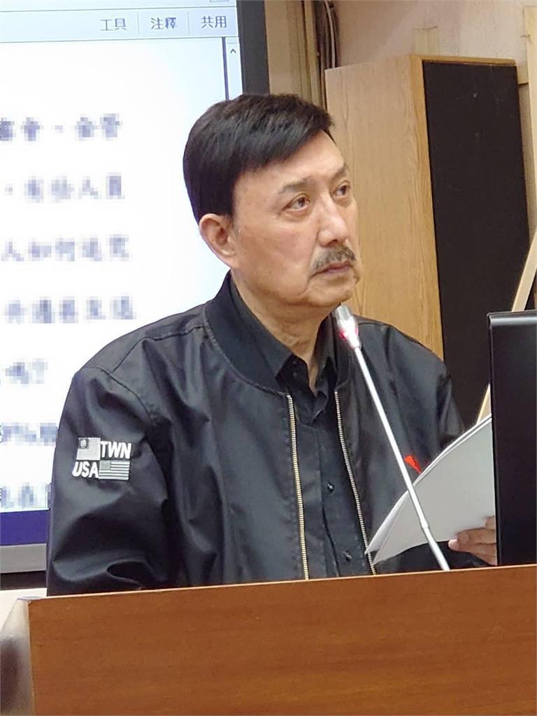 肝臟長囊腫又中風半身麻痺!余天再爆「血管堵塞」剩30%…靠1物續命