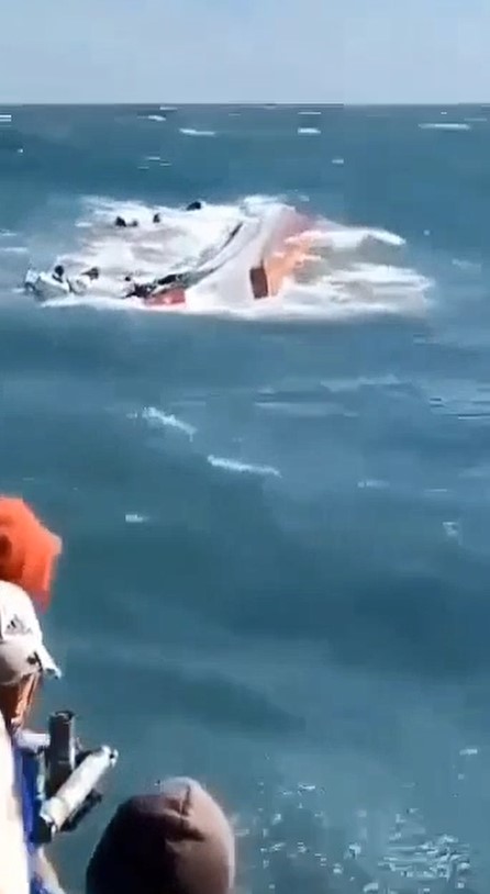 台北港外海捕蟹船翻覆6人獲救 3人遭漁網、繩索纏繞無生命跡象