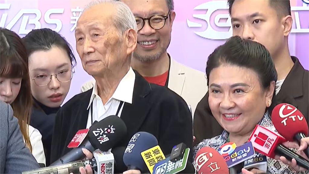 沈伯洋辯論蔣萬安「現場驚見超狂應援團」！炸出「4大魔王嘉賓開挺」震撼畫面曝光