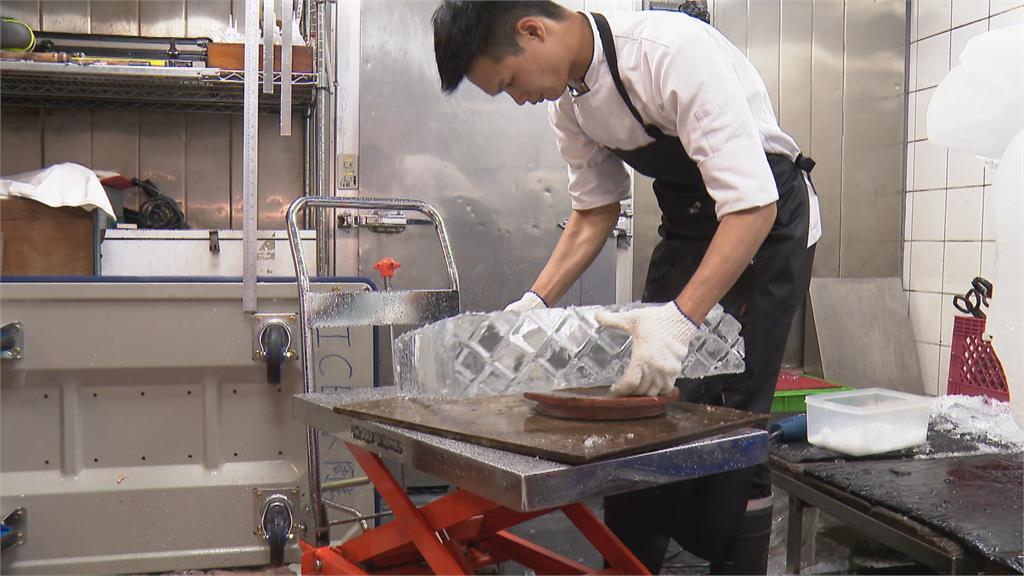 飯店隱藏員工! 冰雕師、花藝師成最強幕後推手