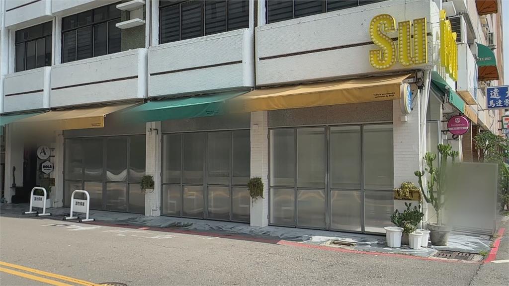 三角窗涼麵店占用騎樓　強裝鐵框門挨轟有礙交安