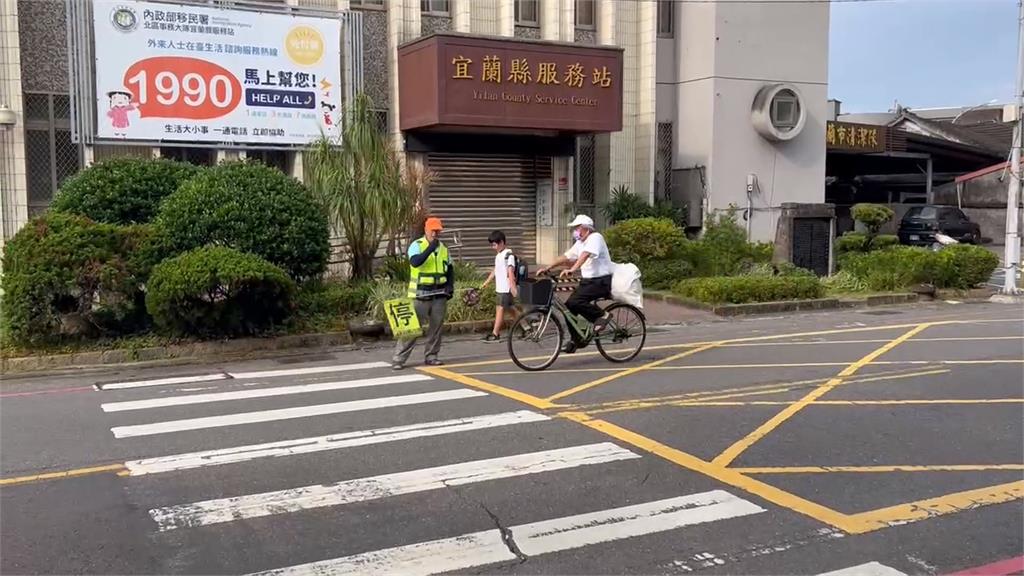 三峽3死車禍效應!宜蘭警駐守校門口指揮交通