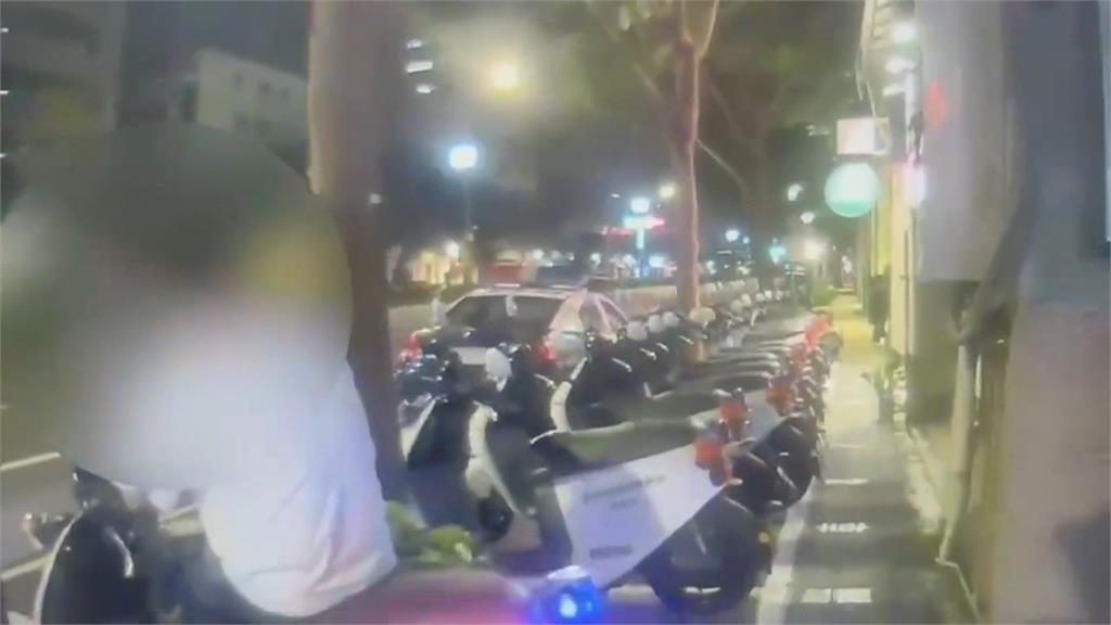 酒後快回家！醉男大鬧派出所　玩警示燈還狂按大門開關