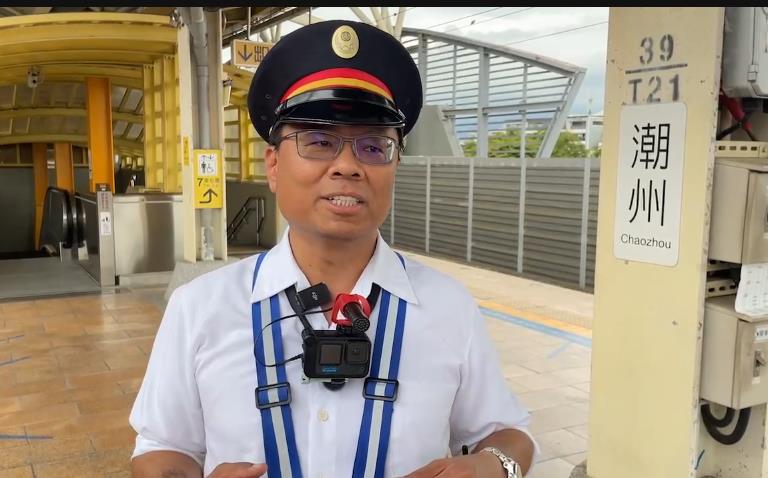快新聞/台鐵潮州副站長舉槍自拍恐嚇酸民? 邱旻杰強調是休閒、不會傷害人